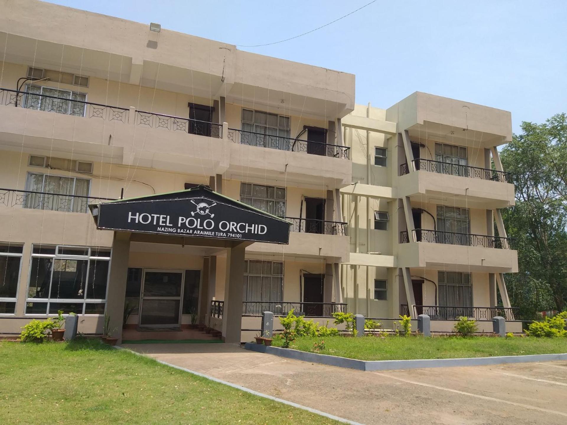 Polo Tura Hotel Exterior foto